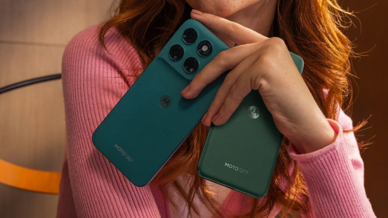 Moto G67 e G77 chegam ao Brasil com tela de 120 Hz, muita resistência e bateria de longa duração